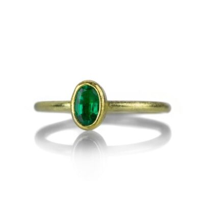 Rings Petra Class  | Oval Faceted Emerald Ring