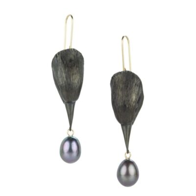 Earrings Gabriella Kiss  | Bronze Bird Head Earrings With Black Pearls