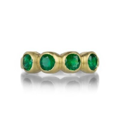 Rings Marian Maurer  | Large Emerald Porch Skimmer Band