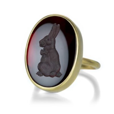 Rings Gabriella Kiss  | Almandine Garnet Rabbit Intaglio Ring