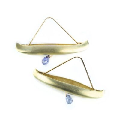 Earrings Gabriella Kiss  | 14K Green Gold Canoe Earrings With Sapphire Drops