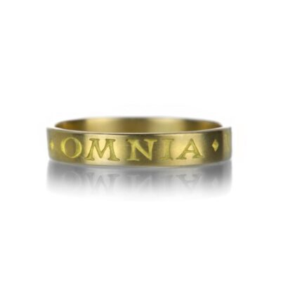 Rings Gabriella Kiss  | 18K Yellow Gold Omnia Vincit Amor Band