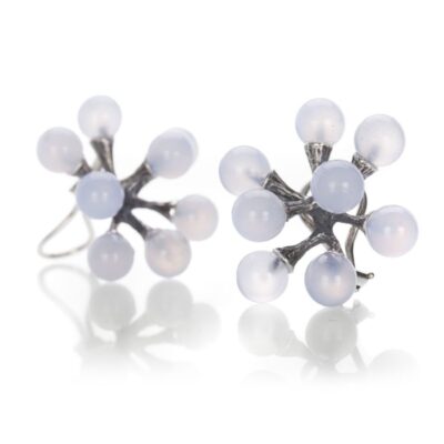 Earrings John Iversen  | Single Chalcedony Jacks Earrings